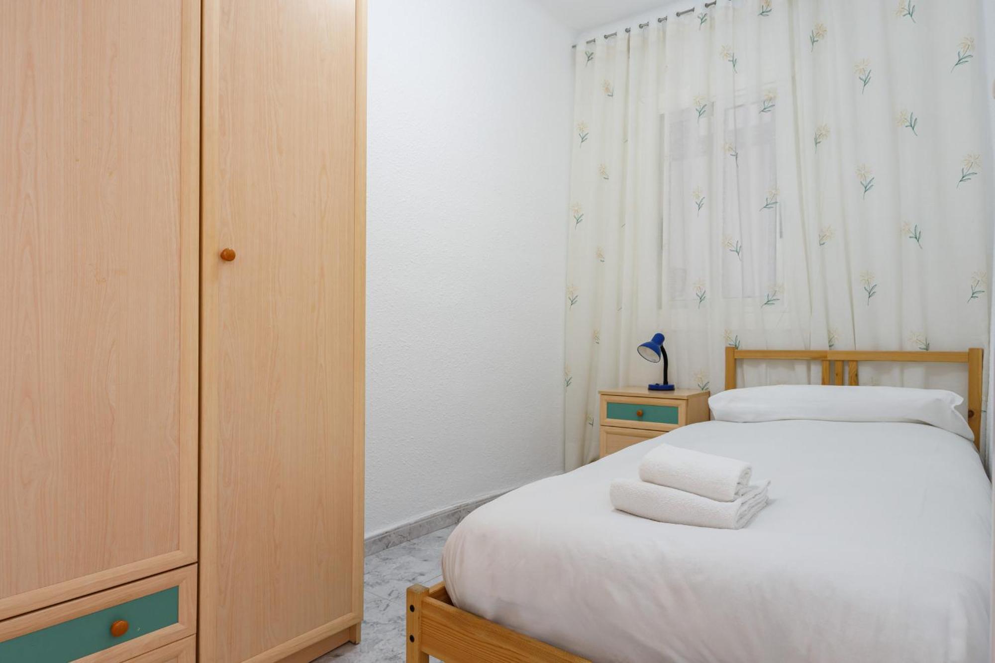 Besos - Bright Apartment Close To Congress & Port Sant Adria de Besos Exterior photo