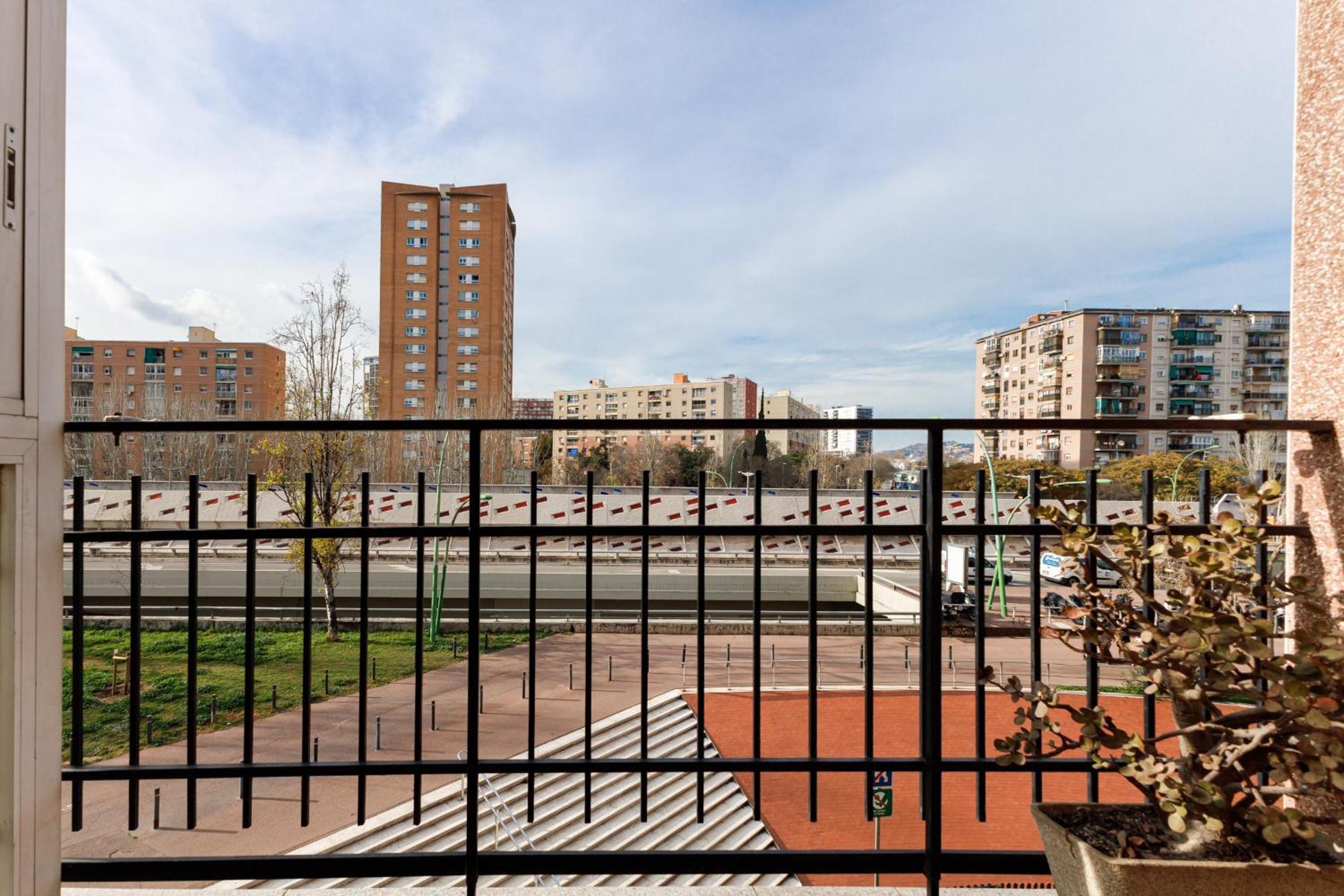 Besos - Bright Apartment Close To Congress & Port Sant Adria de Besos Exterior photo